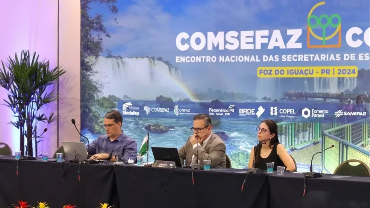 Taxa das blusinha: Novo aumento de impostos vai encarecer suas compras na Shein e AliExpress em 2025