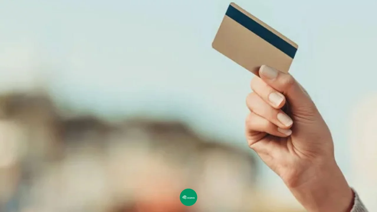 Empréstimo no cartão de crédito compensa? Veja quando evitar essa opção